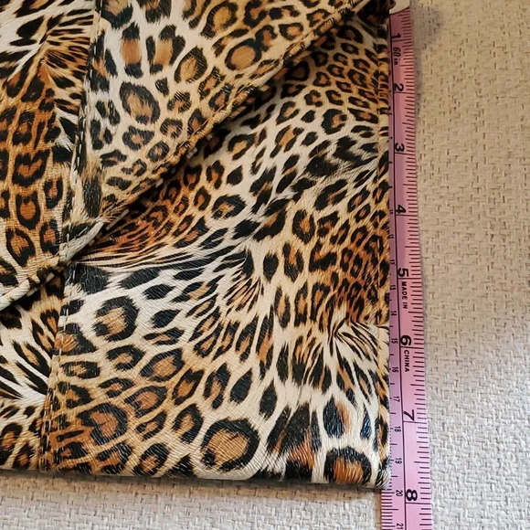 Animal print large vinyl clutch bag - Picture 5 of 6